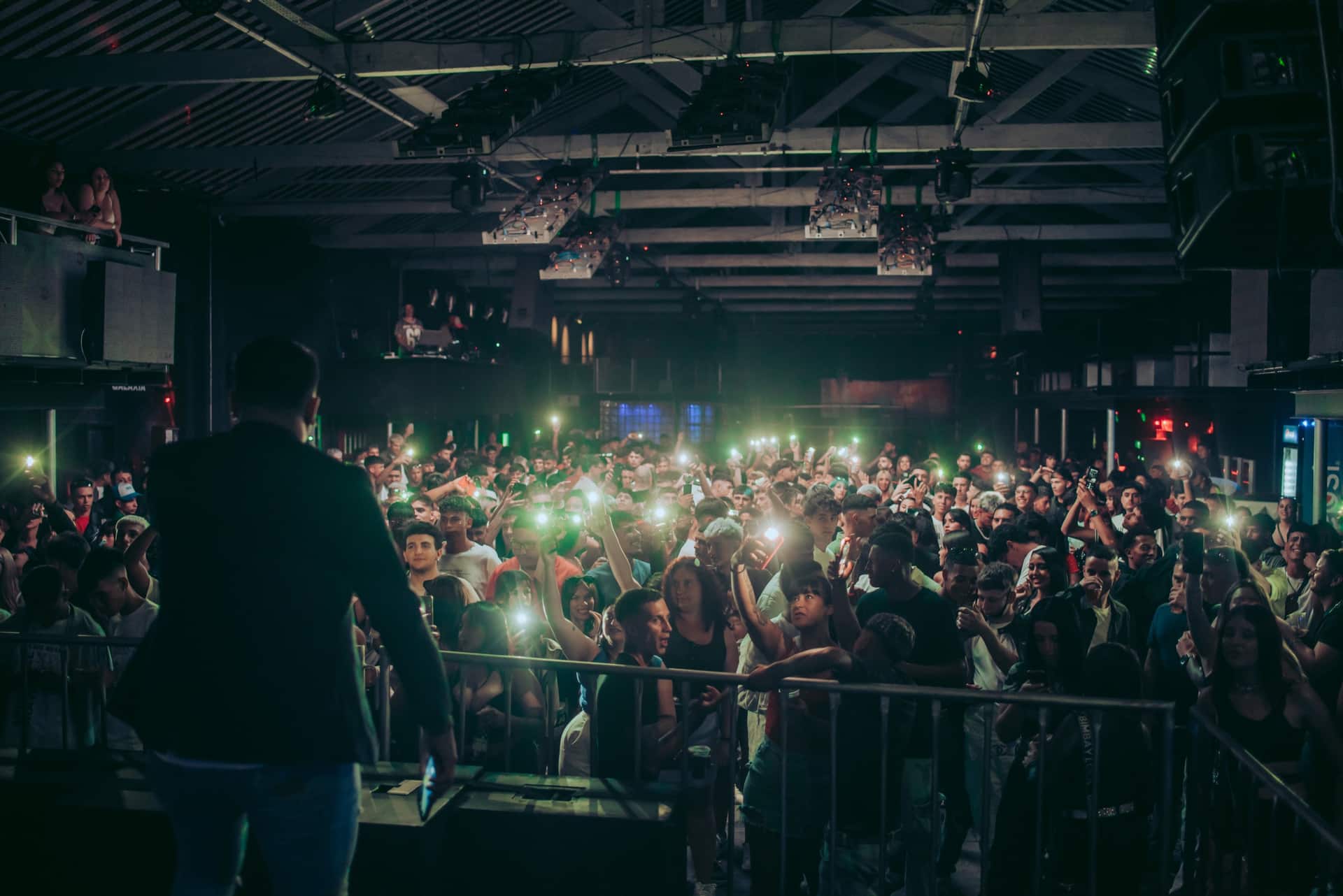 Luces de un evento de DJ TRICK